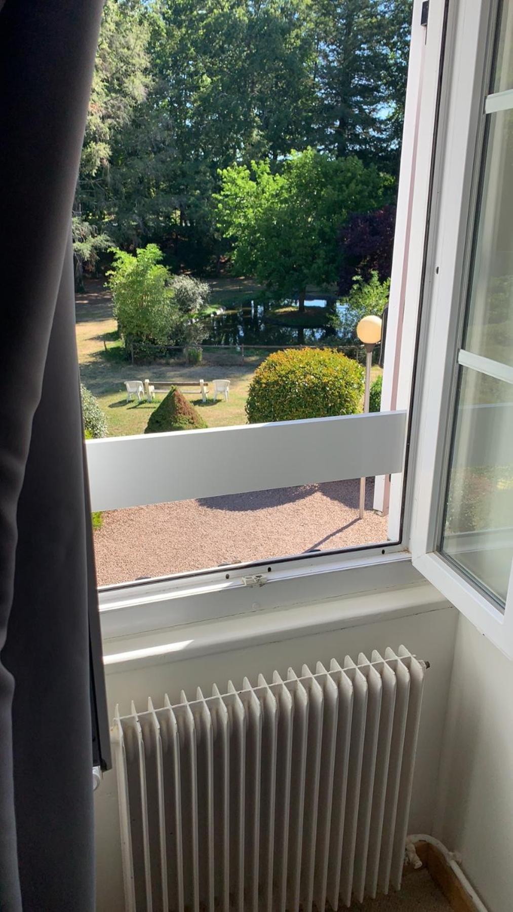 Le Troncais Hotel Saint-Bonnet-Troncais Bagian luar foto