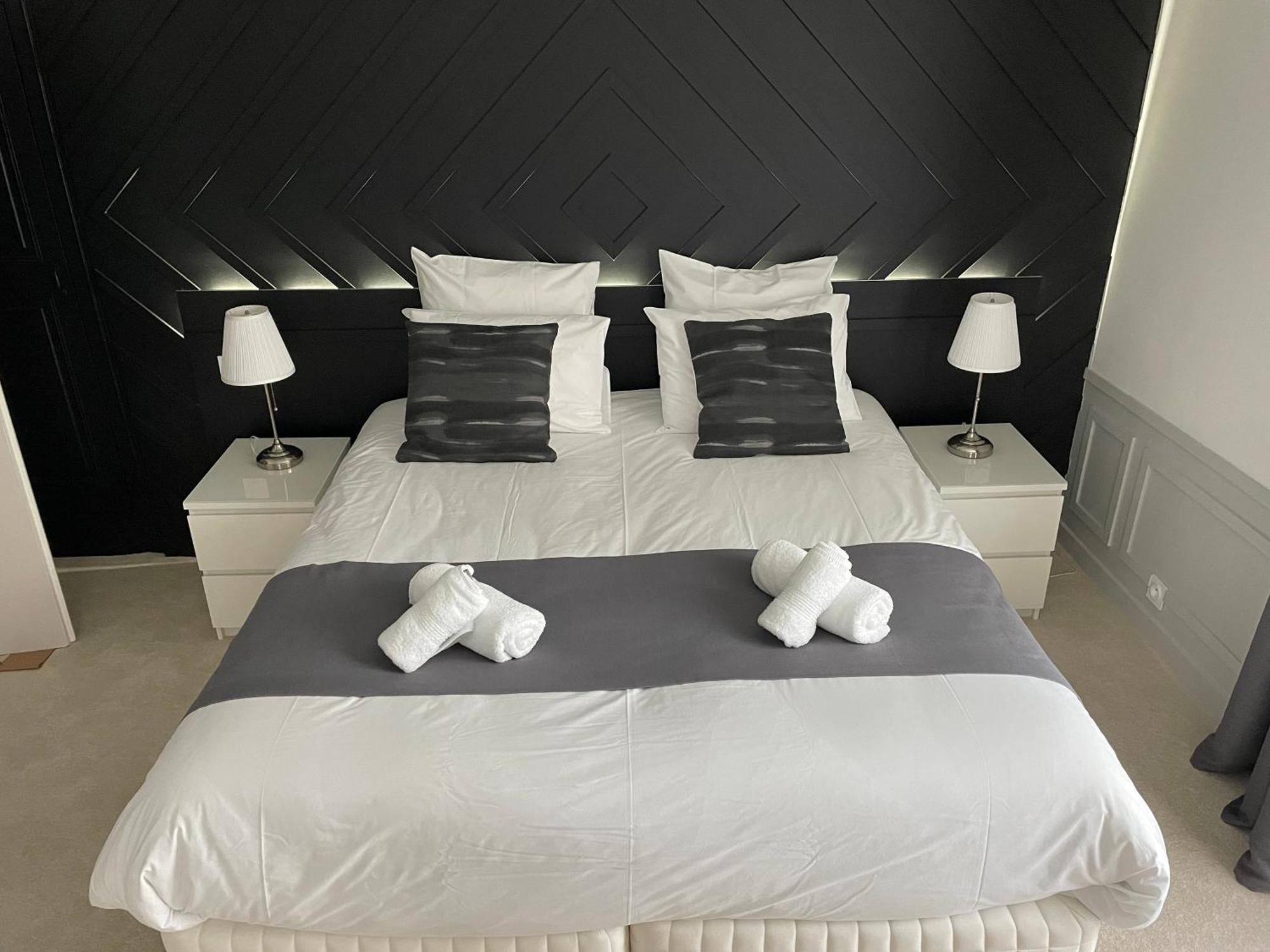 Le Troncais Hotel Saint-Bonnet-Troncais Bagian luar foto