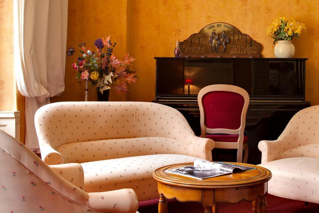 Le Troncais Hotel Saint-Bonnet-Troncais Bagian luar foto