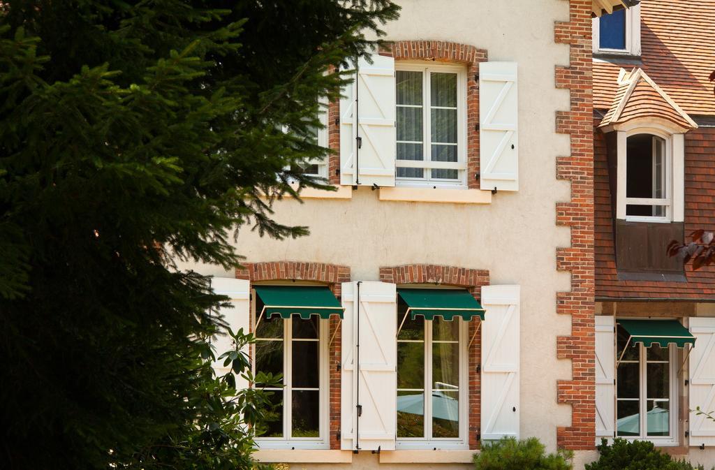 Le Troncais Hotel Saint-Bonnet-Troncais Bagian luar foto