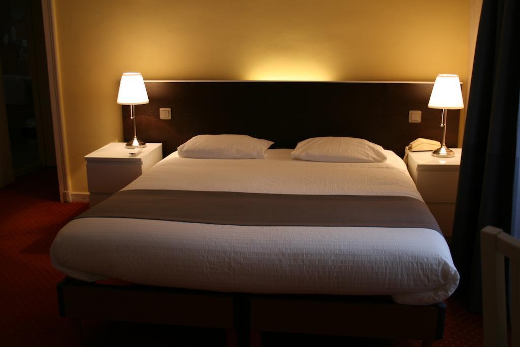 Le Troncais Hotel Saint-Bonnet-Troncais Ruang foto