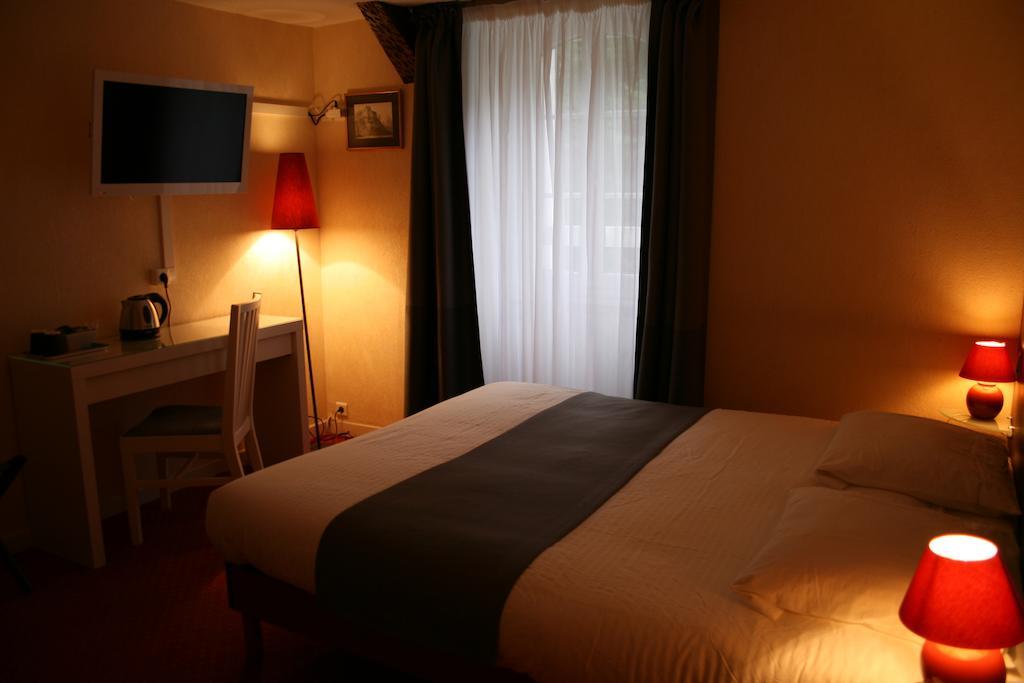 Le Troncais Hotel Saint-Bonnet-Troncais Ruang foto